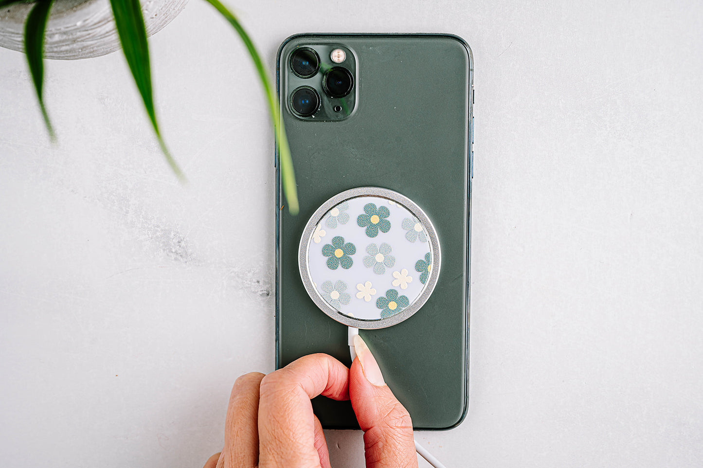 Flower Style Magnetic Charger