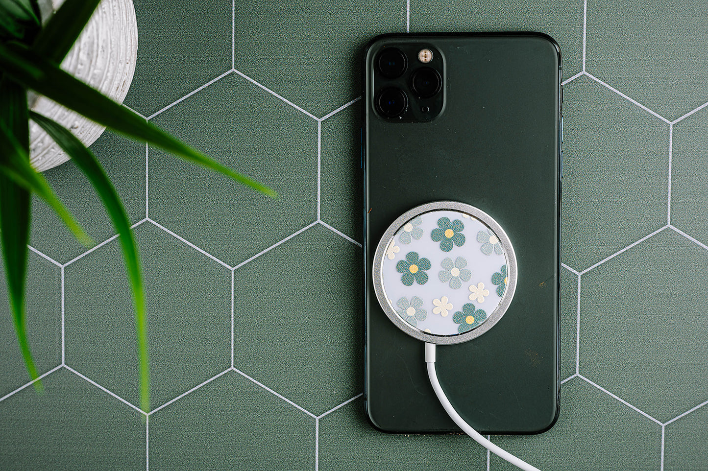 Flower Style Magnetic Charger